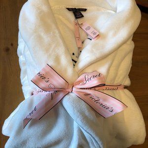 Brand New Victoria's Secret White Bath Robe